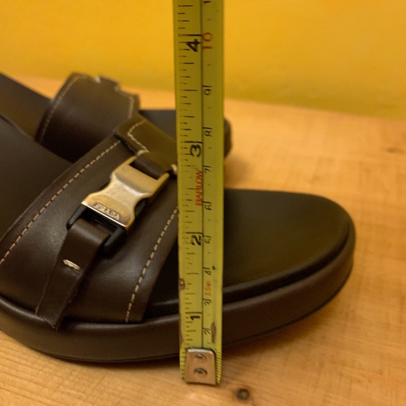 Like New!  Prada leather sandals - Picture 10 of 12
